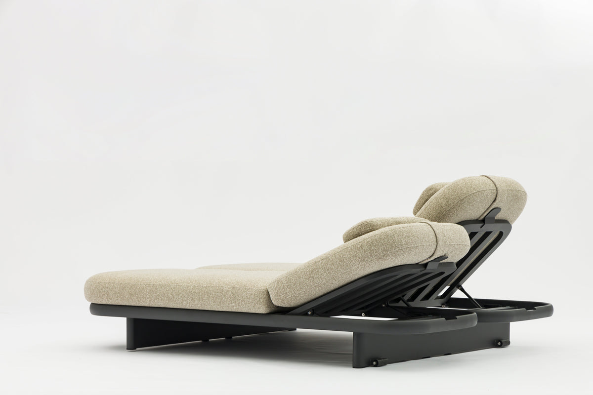 Rosa gray aluminum double chaise lounge with wheels – another view (2)