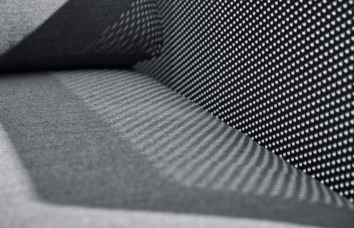 Rio 4-seat aluminum and teak lounge set with open-weave backs – close-up detail (2)