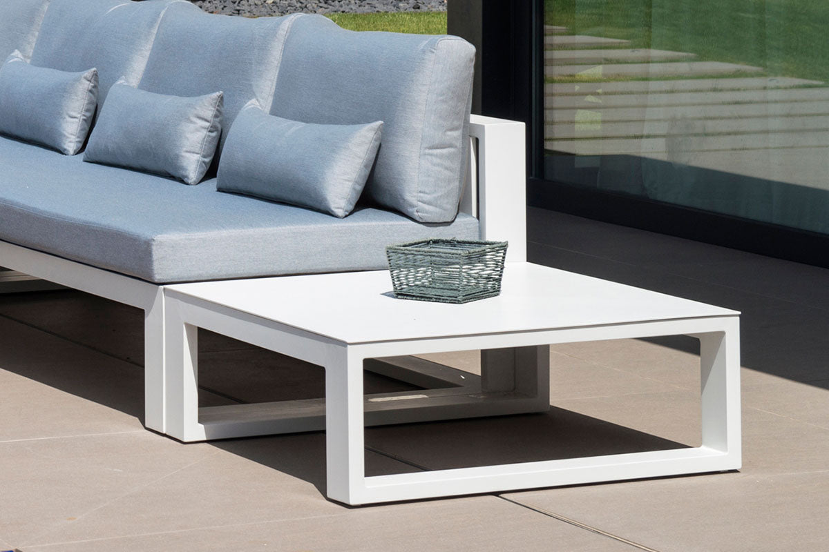 Como aluminum corner lounge set with gray cushions and lift-top coffee table – close-up detail