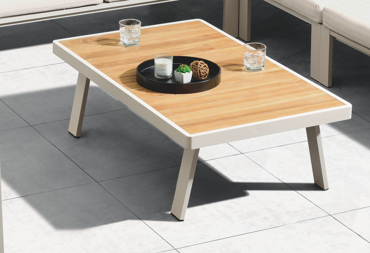 Coffee table from the Noffy Cosy Plus large aluminum and teak outdoor corner sofa set – close-up detail