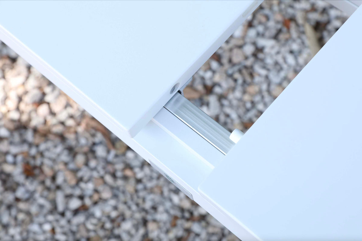 Lou white extendable aluminum outdoor dining table – close-up detail (2)