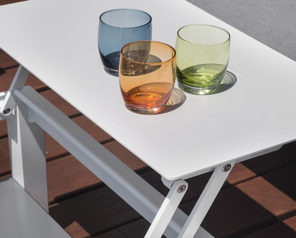 Jelly white aluminum lift-top patio coffee table – close-up detail