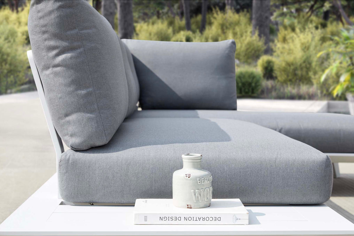 Tiny Mini white modular corner sofa – close-up detail