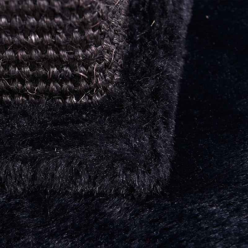 Compact black hand-braided rattan cat tree – close-up detail (2)