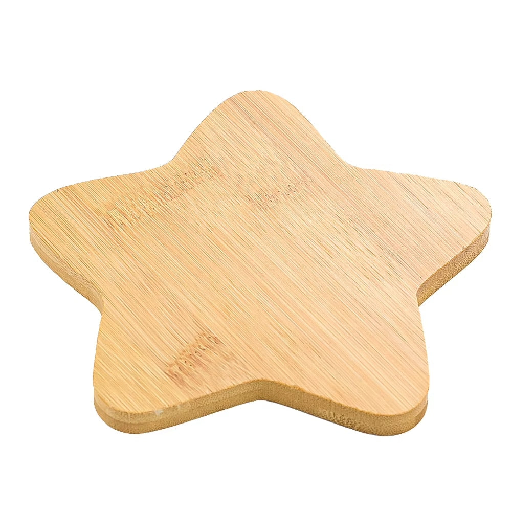 Star-shaped handwoven bamboo plate with a ribbed surface – another view