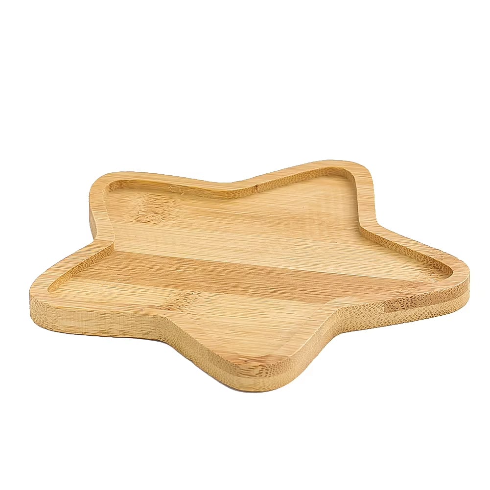 Star-shaped handwoven bamboo plate with a ribbed surface – another view (2)