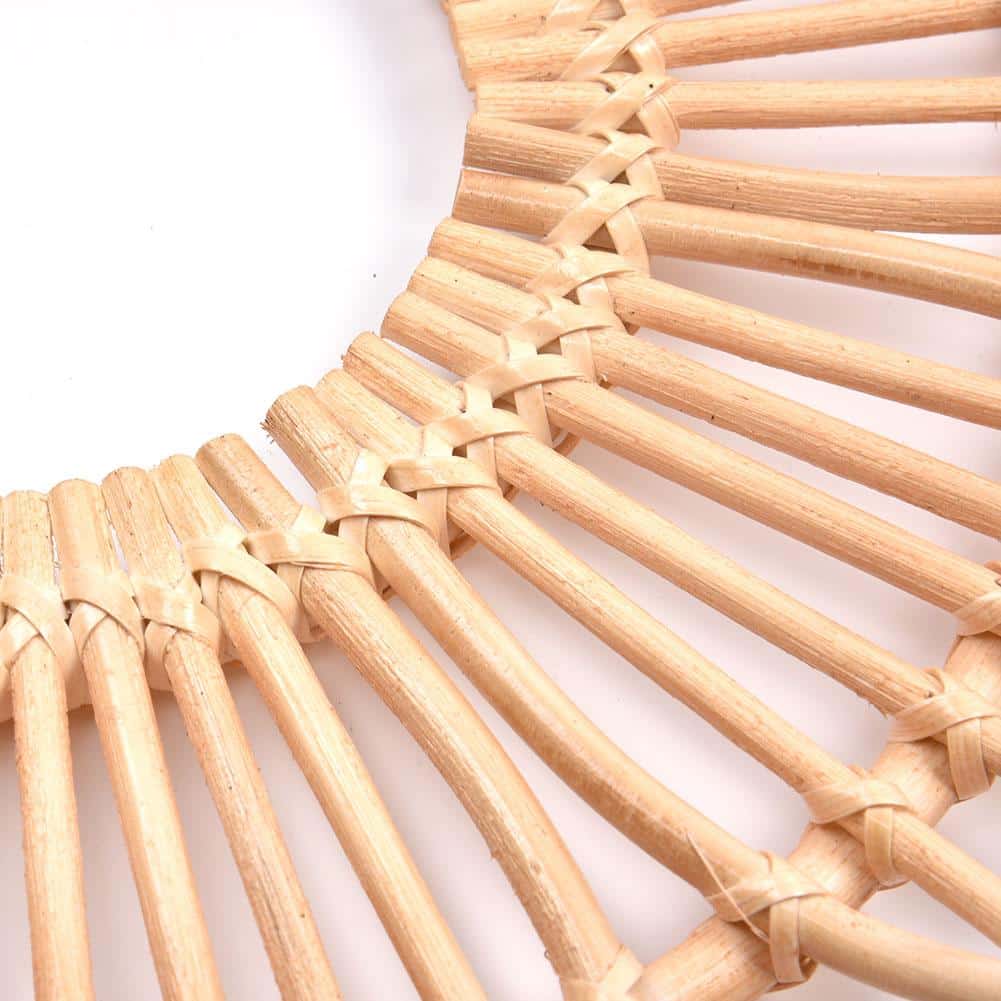 Sun motif rattan frame with hand-braided radiating stems – close-up detail (2)