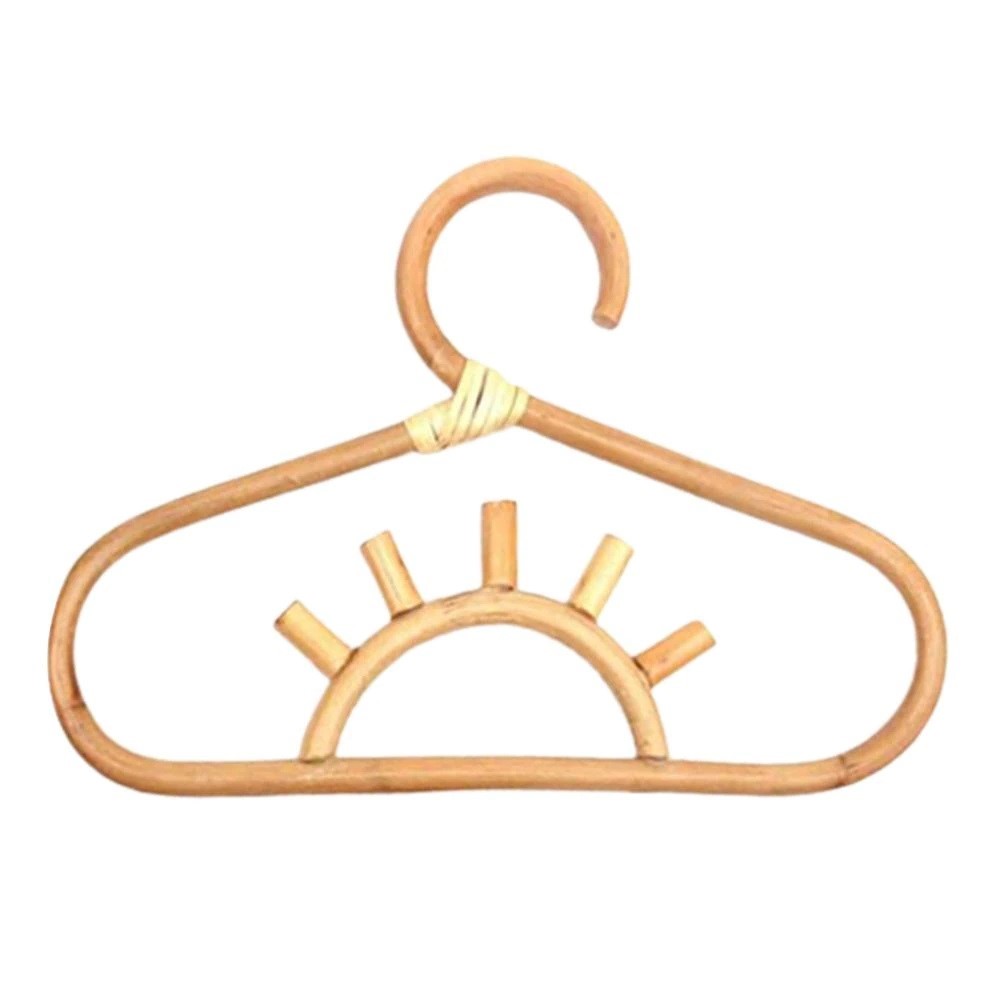 Sun-shaped rattan kids hanger