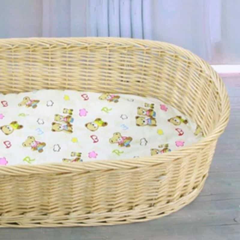 Light hand-braided rattan moses basket – another view