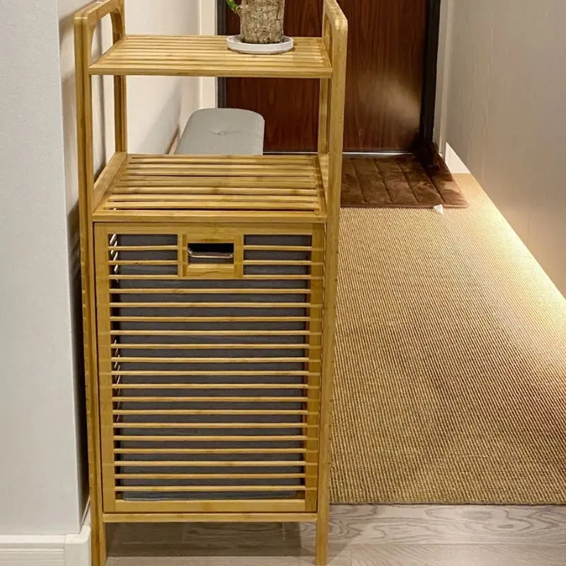 Natural bamboo shelf with an integrated woven basket – close-up detail