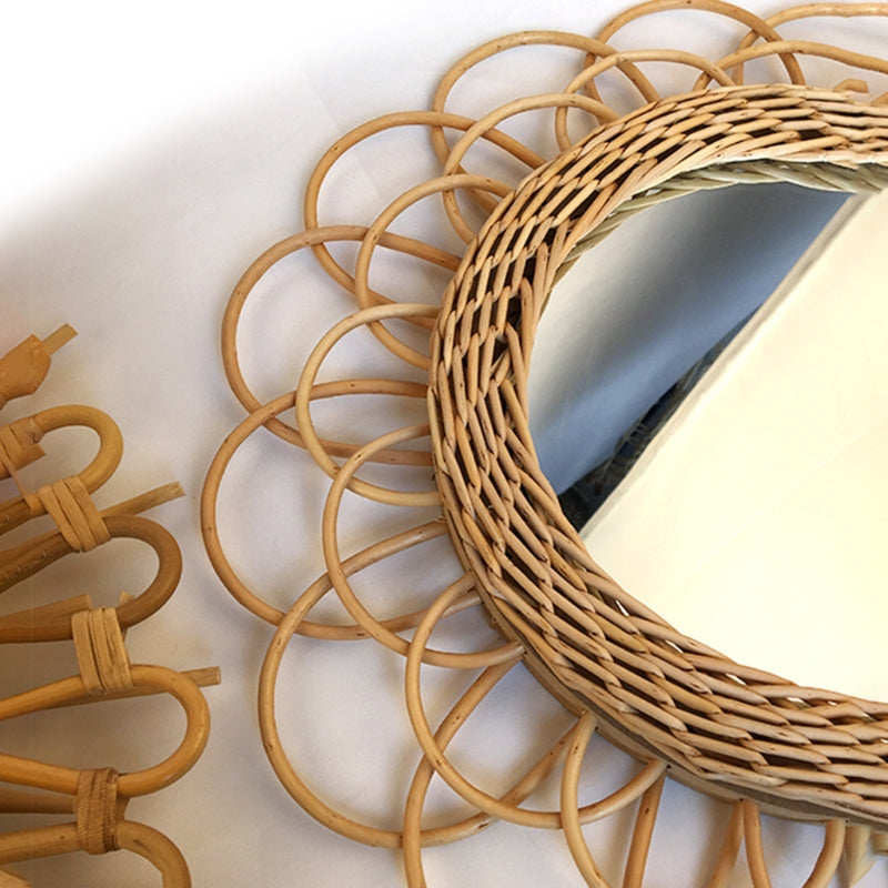 Large beige hand-braided rattan flower mirror – close-up detail