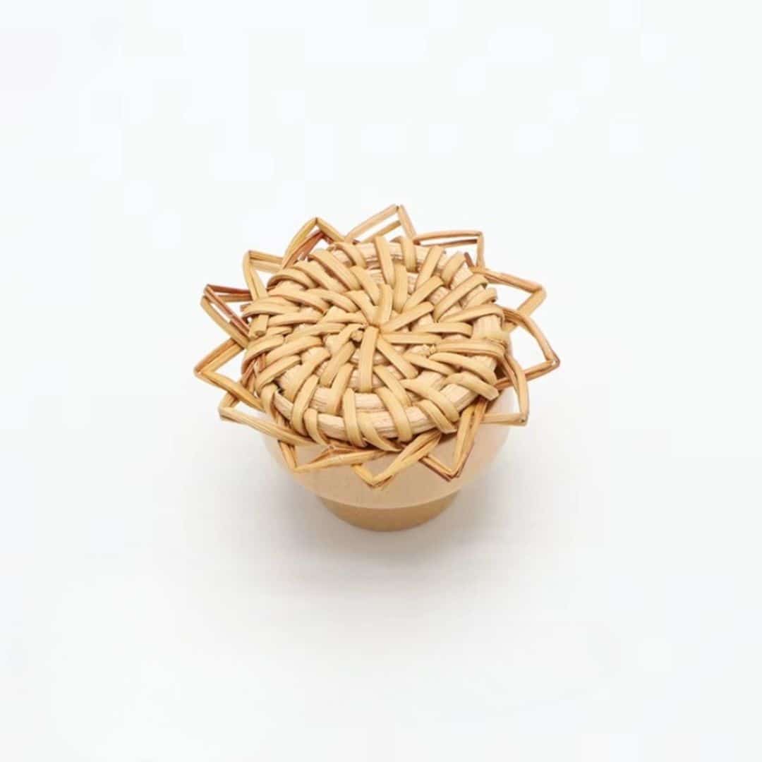 Set of two flower-shaped rattan drawer knobs – another view