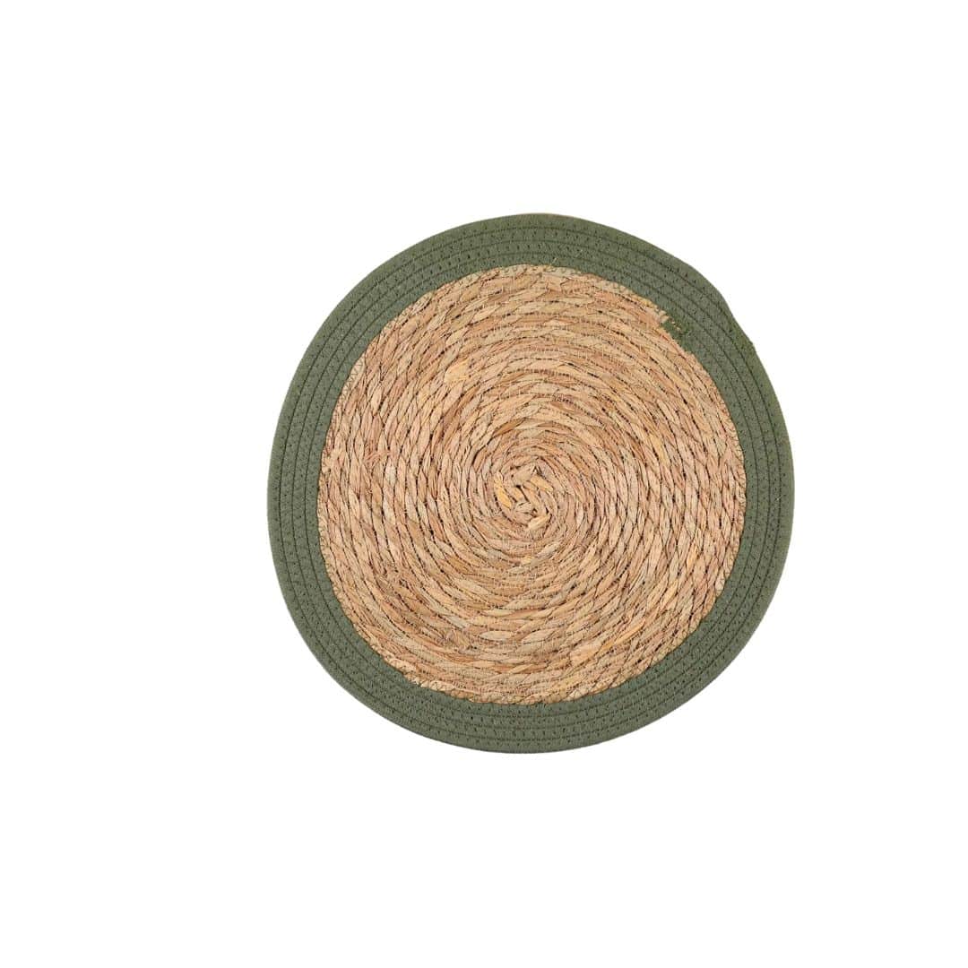 Set of four vintage-style straw placemats with golden highlights – another view