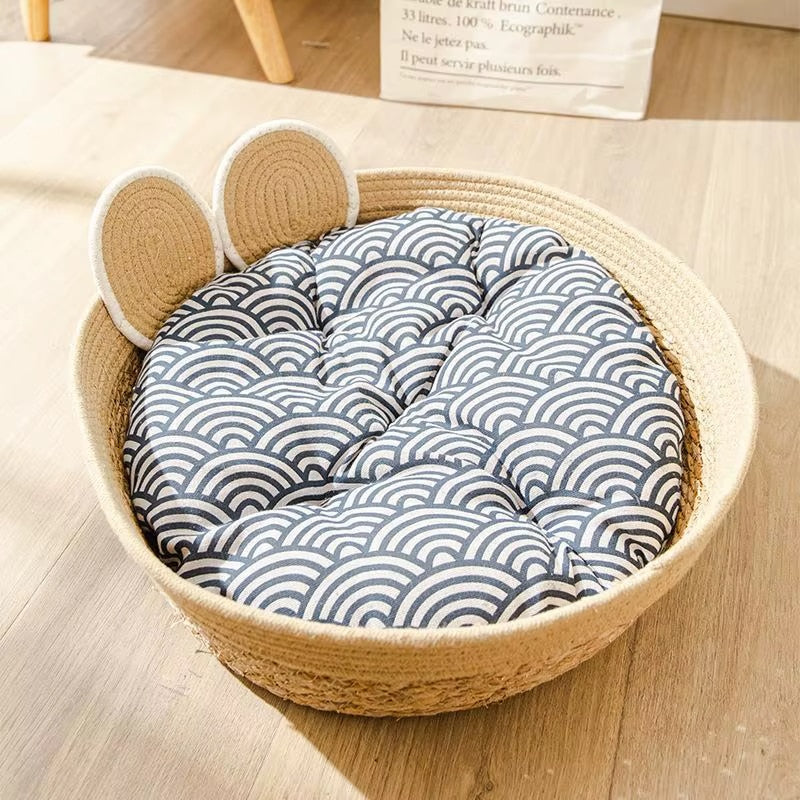 Dog-shaped handwoven wicker dog bed with ears and snout – close-up detail