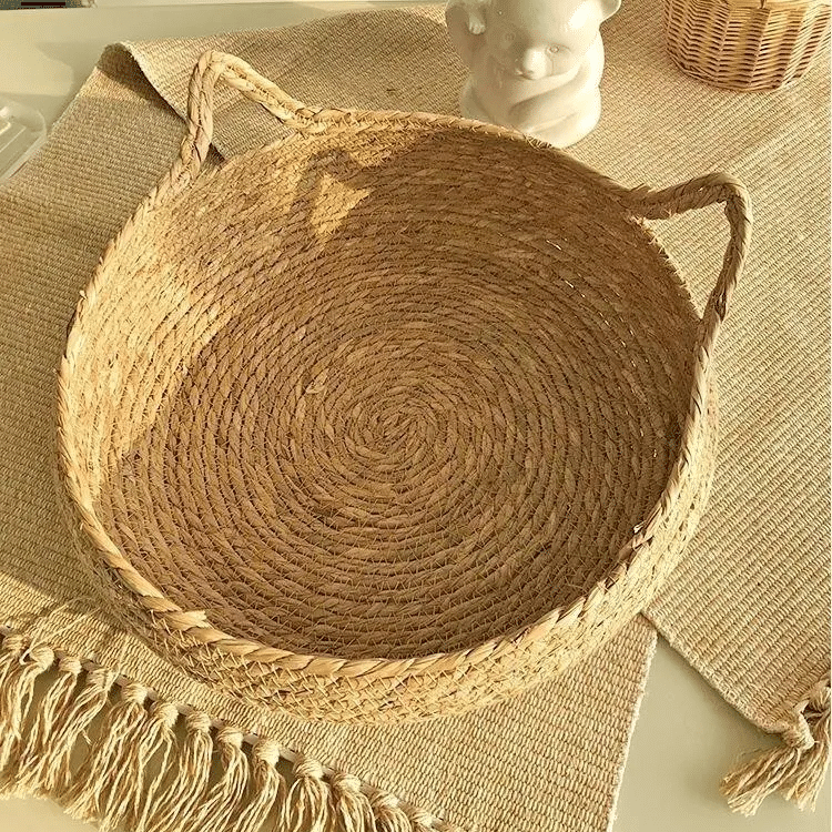 Breathable paper rope cat bed basket on a bamboo frame – close-up detail