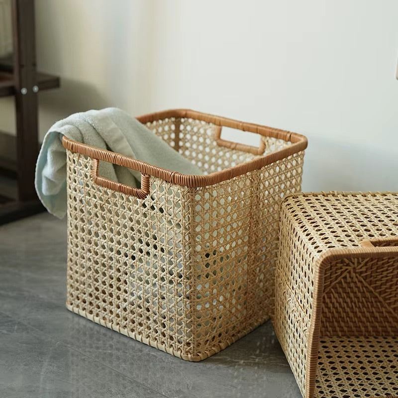 Square rattan laundry basket in natural beige – shown in a room setting (2)