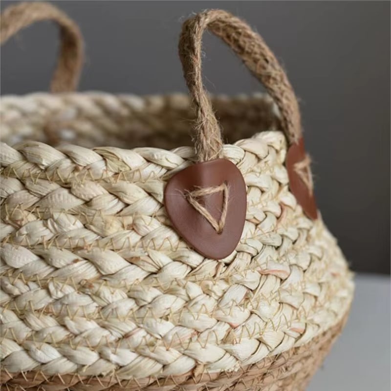 Compact Nordic handwoven rattan storage basket – close-up detail (2)