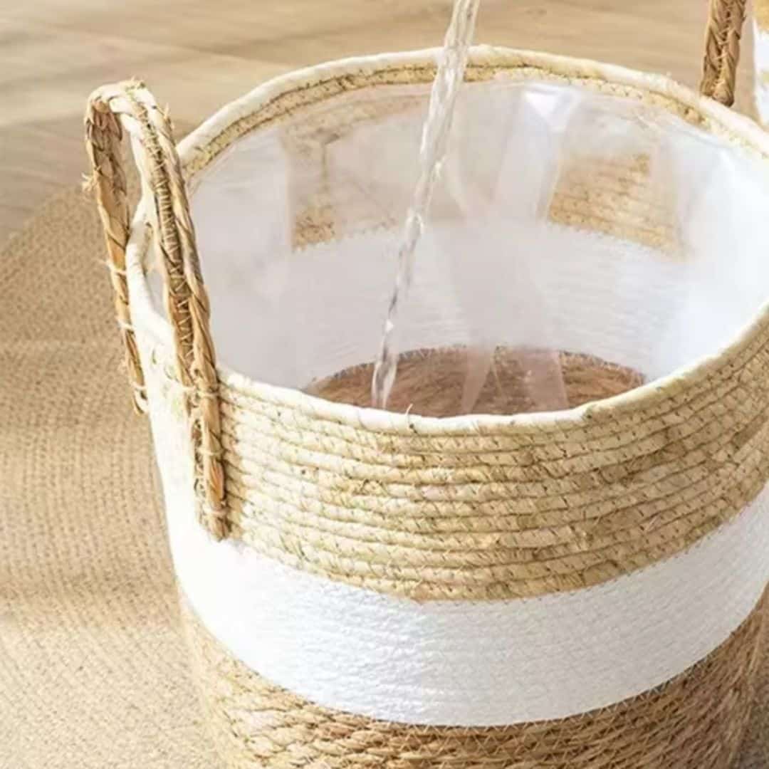 Round hand-braided rattan planter with a natural finish – close-up detail