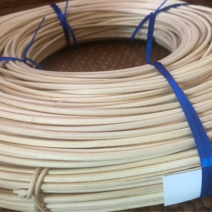 Roll of natural rattan core reed – close-up detail (3)