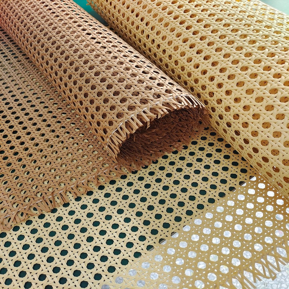 Roll of waterproof plastic rattan webbing – close-up detail (3)