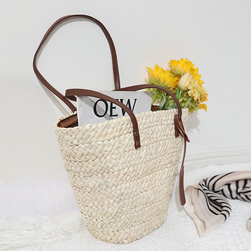Handwoven straw summer bag with knotted brown handles – another view (2)
