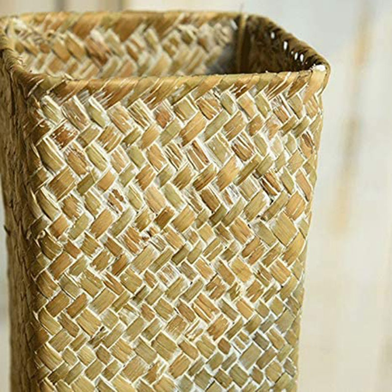 Small handwoven rattan flower vase – close-up detail