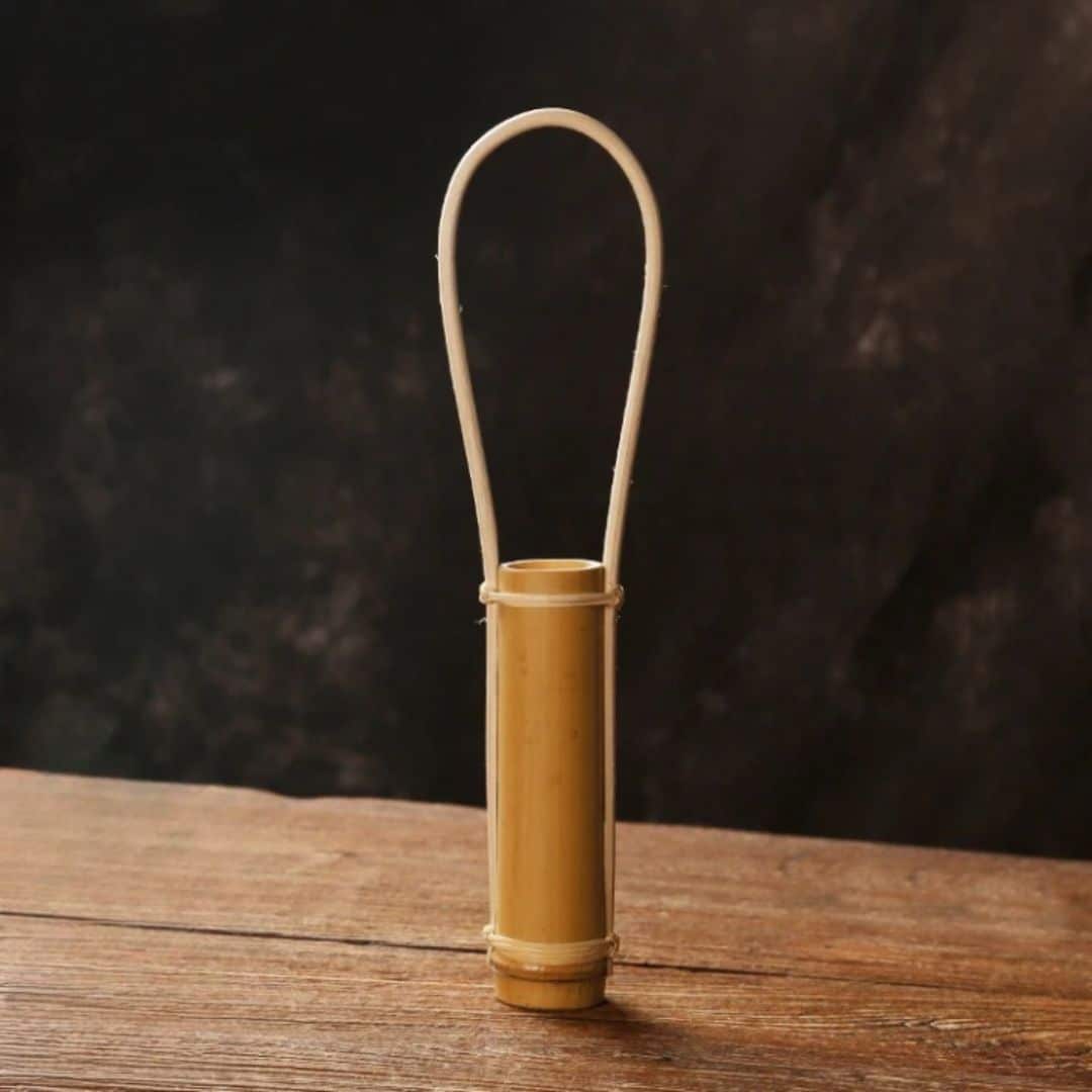 Retro curved golden bamboo vase